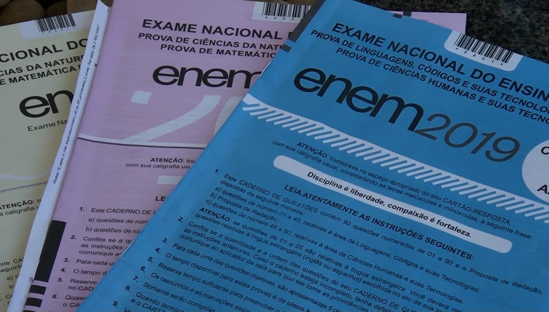 Quais são as quatro secções essenciais do trabalho de investigação? Quais são as quatro secções essenciais do trabalho de investigação?